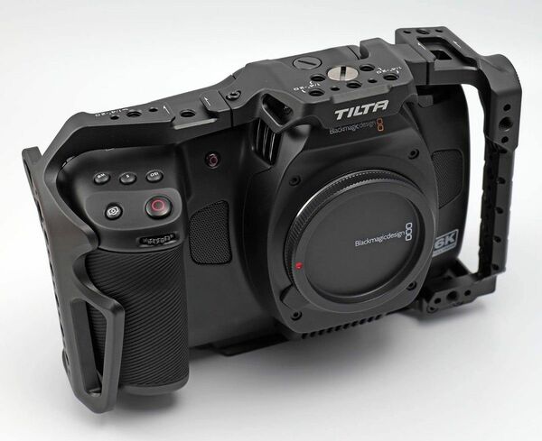 Blackmagic Cinema Camera 6K FF フルフレームシネマカメラ　ケージ付き