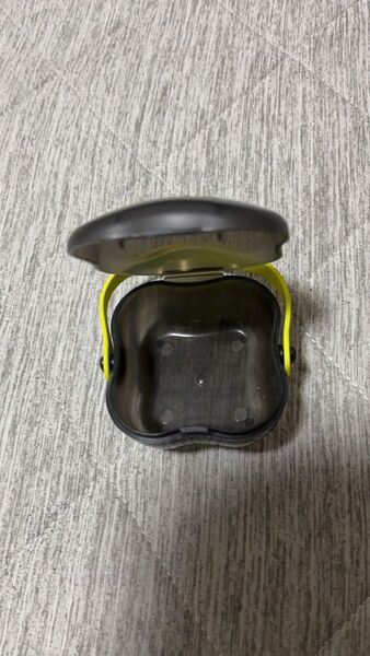 コンビ おしゃぶりケース