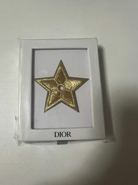 【新品未使用】Dior ディオール ノベルティ　ピンバッジ　スター