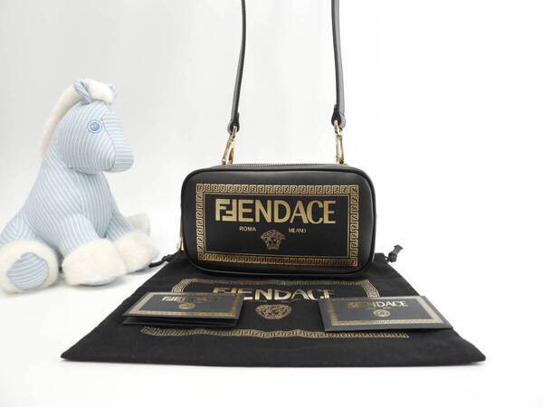 フェンディxヴェルサーチ ポシェット フェンダーチェ レザー黒 クロスボディバッグ 未使用@ 1