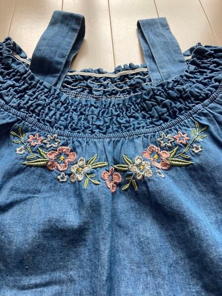 《お値下げ》カットソー チュニック トップス インディゴ 花刺繍 Mサイズ 未使用品 くしゅくしゅ