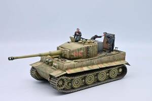 Art hand Auction Tamiya 1/35 Tiger 1 Painted Finished Product Tank Engine Maintenance Scale Model Research, Plastic Models, tank, Military Vehicles, Finished Product