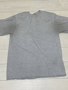 沖縄　米軍放出品　U.S.AIR FORCE Tシャツ　LARGE OKINAWA MARINES 古着　サバゲー　ミリタリー 半袖 グレー(21-29)