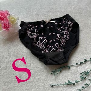 新品 Sサイズ　可愛い　ブラック　ピンク　豪華刺繍　リボン　かわいい　パンツ　レディース下着　ショーツ　下着