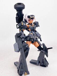  frame arm z* girl roar . modified [ black ] with FGM148 type against tank misa il final product 