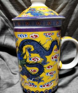茶器　茶こし付きマグカップ　　縁起ドラゴン２頭　絵　未使用品