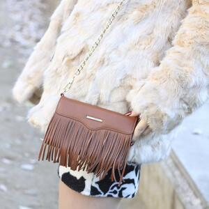 即決・送料込)【REBECCA MINKOFF×Case-Mate】ハンドバッグスタイル iPhone X/8/7/6s/6 Crossbody with Fringe Almond