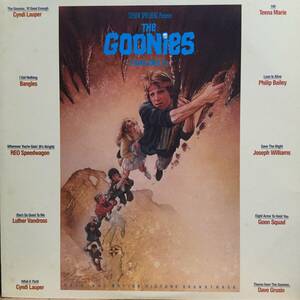グーニーズ／オリジナル・サウンドトラック　(LPレコード)　The Goonies/Original Motion Picture Soundtrack、シンディ・ローパー他