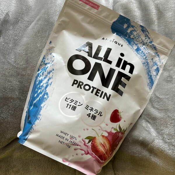 AMBiQUE ALL in ONE PROTEIN ストロベリー