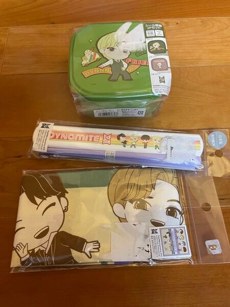 【新品・未使用】BTS 防弾少年団 TinyTAN ランチグッズ 3点セット(ランチボックス2P、お箸セット、ランチクロス)