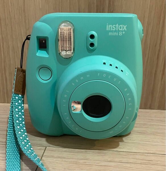 週末限定価格　Instax mini 8+ チェキ ミントグリーン フジフィルム