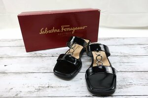 ★【B送900円】375　Salvatore Ferragamo　サルバトーレフェラガモ　イタリア製　ローヒールサンダル　ストラップ　ガンチーニ　黒　5 1/2