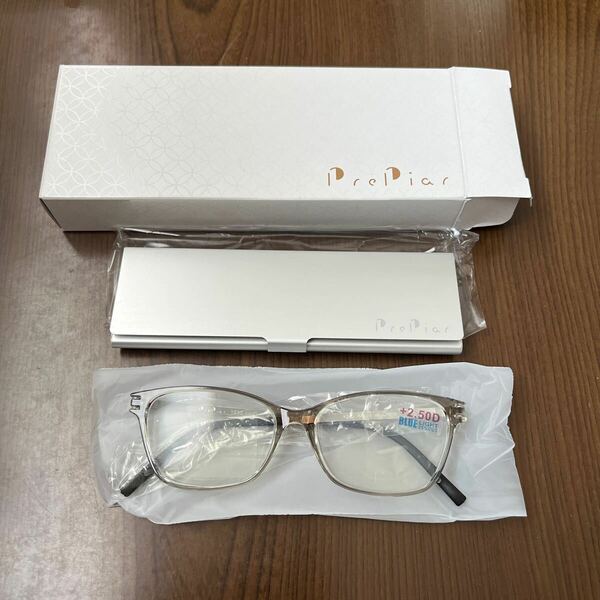 606p0208☆ [PrePiar] 老眼鏡 超薄型 おしゃれ 3ヶ月保証 ブルーライトカット コンパクト メガネ ケース付き 軽量 UVカット