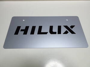 トヨタ 新型ハイラックス HILUX ディーラー 新車 展示用 非売品 ナンバープレート マスコットプレート