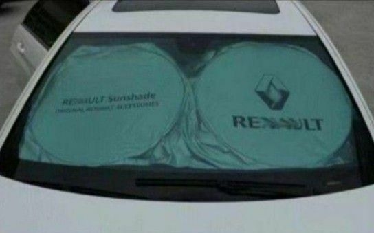 RENAULT オリジナル サンシェード新品未使用 シルバー 車内の暑さ対策に 目立つ 遮光 日焼け防止