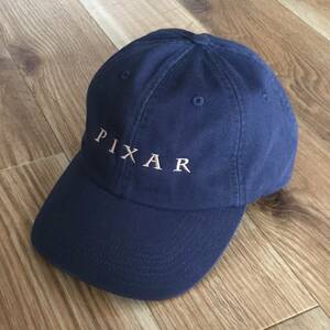 PIXAR ピクサー 帽子 キャップ ６パネル ロゴ 刺繍 企業 FAHRENHEIT HEADWEAR COMPANY 100%COTTON チャコールグレー サイズ調節可能 美品