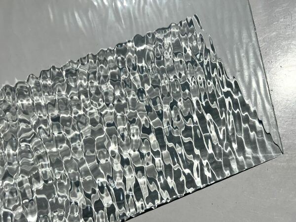 054 パターンガラス FW01 ストロングウォーター ステンドグラス材料