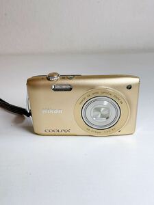 769 Nikon ニコン COOLPIX S3300 ゴールド コンパクトデジタルカメラ デジカメ 未チェックジャンク