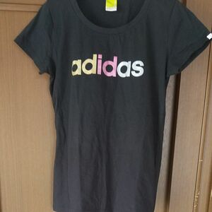 adidas　アディダス　半袖Tシャツ　　シンプル　ロゴ　黒、Lサイズ