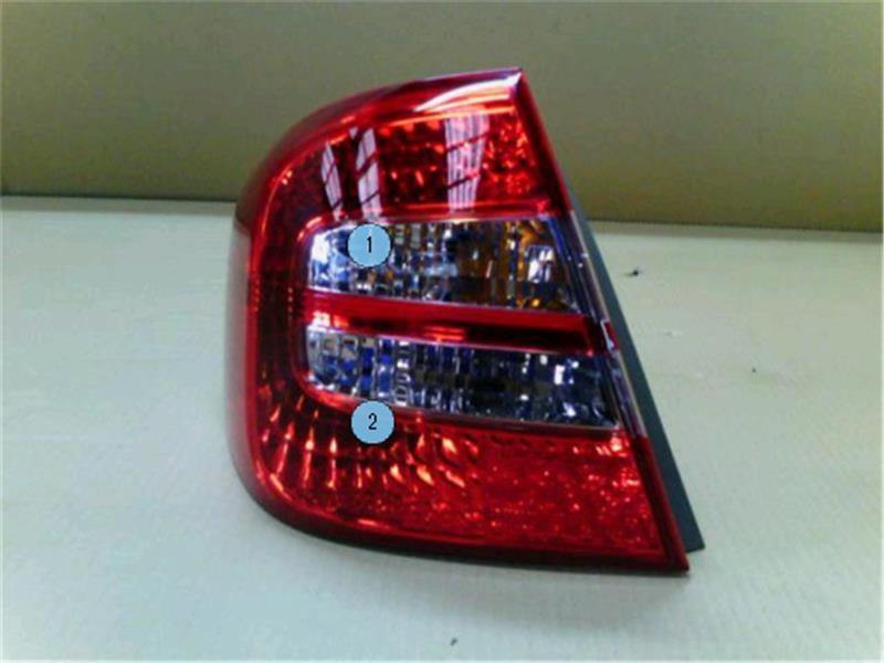 トヨタ 純正 プレミオ 《 NZT240 》 左テールランプ P81600-23001358
