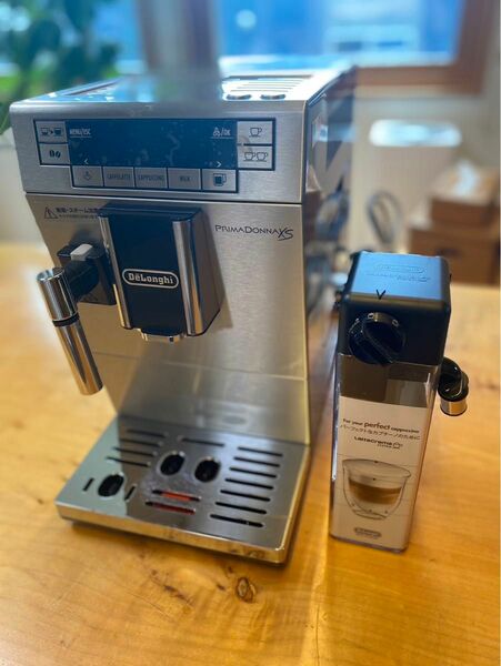 デロンギ　全自動コーヒーマシンプリマドンナxs DeLonghi エスプレッソマシン コーヒーメーカー 全自動コーヒーマシン 
