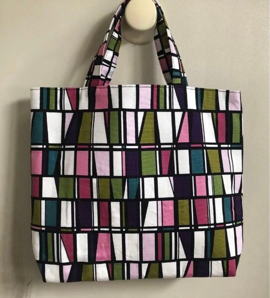 【新品・未使用】幾何学模様柄トートバッグ