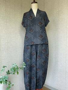 *blue-sky/ old cloth / kimono remake / silk *. mountain Ooshima pongee / pants &V neck tops / hand made *