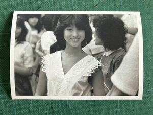 【レア】松田聖子　写真　胸元ワンピ　スレンダー　控えめ膨らみ　昭和タレント　80年代アイドル 