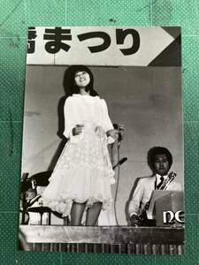 【レア】石野真子　写真　昔のイベント　ステージ　昭和タレント　70年代アイドル