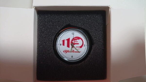 アルファロメオ 創立110周年 ロゴ入り 車内インテリア向け 小型 時計 クロック 付属品付
