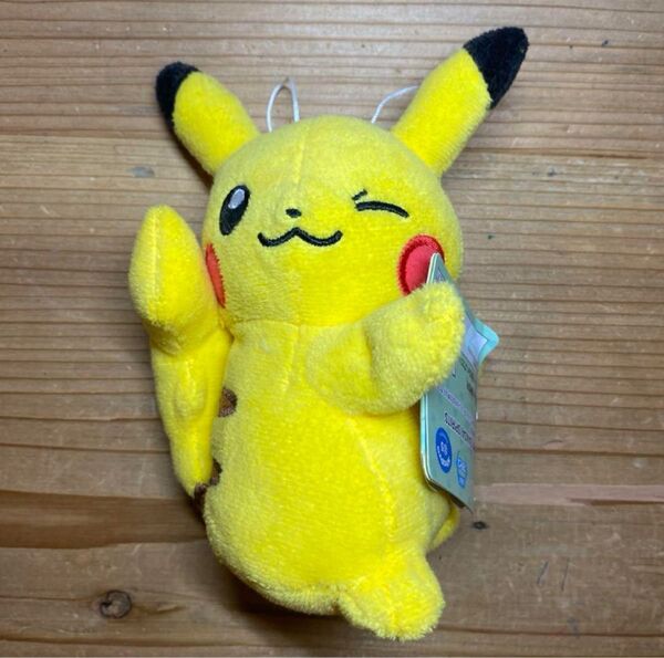 ピカチュウ ほぺぴた ぬいぐるみ
