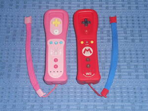 Wiiリモコンプラス(Wiiモーションプラス内蔵) マリオ/ピーチ 2個セット リモコンジャケット(カバー) ストラップ付 RVL-036 任天堂 Nintendo