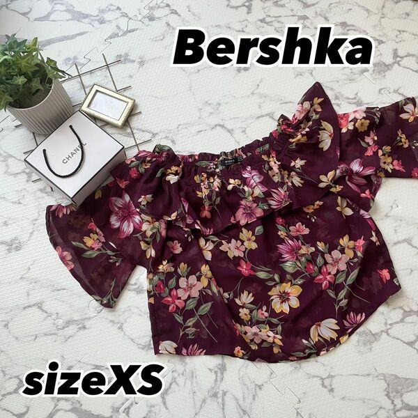 【美品】Bershka トップス シフォン 花柄 レッド 赤 夏服 半袖 フリル