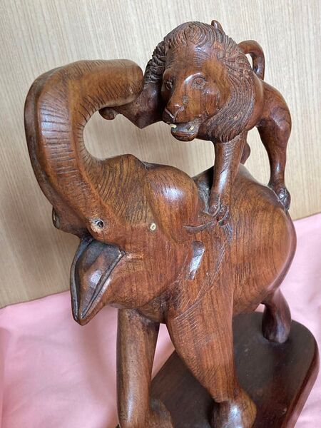 【ビンテージ】象とライオンの木彫り置き物 民芸工芸品 インド製