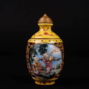 【後】KB006 乾隆年製色絵鏤空彫鼻煙壺古美術 骨董品 古玩 時代物 古道具 中国美術品 朝鮮美術品 日本美術品