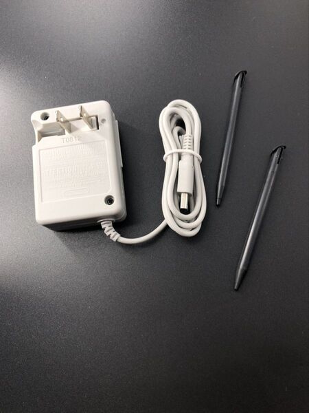 NEW3dsLLACアダプターとNEW3dsLLタッチペンx2本