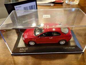 MINICHAMPS　アルファロメオ　GT 2003 レッド　中古美品