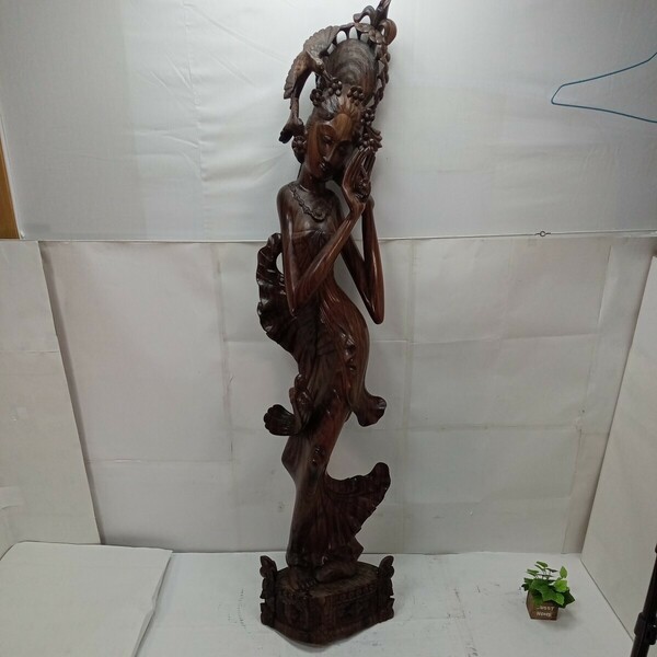 【送料無料】大型木彫り 　細密彫刻　 黒檀?　 女神像 置物 　アジアン オブジェ インドネシア 　バリ島 　高さ113cm　 重量 約１２kg