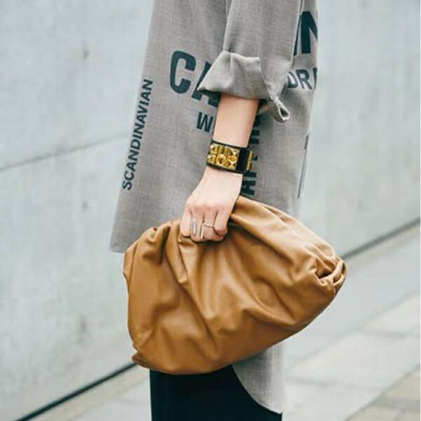 BOTTEGA VENETA ザポーチ キャメル