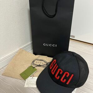 交渉可　新品 未使用 GUCCI グッチ キャップ メッシュキャップ ブラック ロゴ 赤