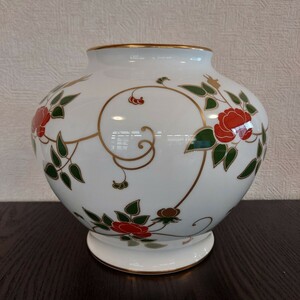 大倉陶園 花瓶 フラワーベース 薔薇 白磁 金彩 バラ 壺 花器