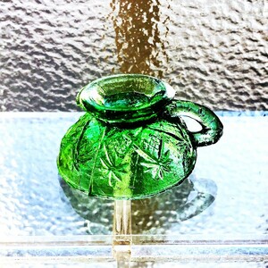 ペロペロ ままごと 鮮やかなグリーン 楓レリーフ ティーカップ 食器 ミニチュア プレスガラス 玩具 検索 おはじき 金平糖 盃 氷コップ