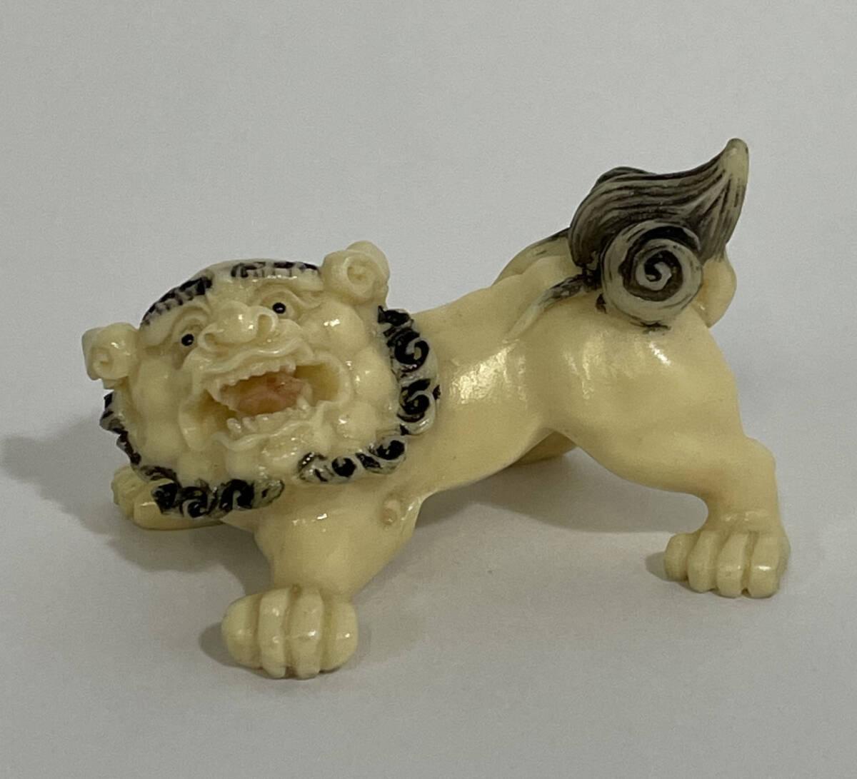 根付け　獅子　犬　ライオン 根付け獅子犬ライオン