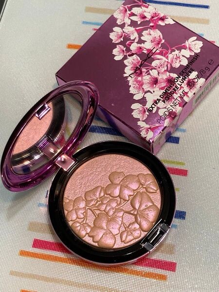 未使用* MAC エクストラディメンション ペタリックメタリック(*2022 限定)*** ワイルドチェリーコレクション 箱付き