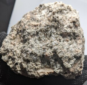 ★ピンクのカリ長石が美しい　花崗岩　御影石　原石581g 国産鉱物標本　岩石
