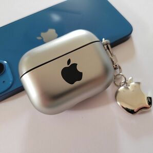 AirPods Pro 2 ケースカバー マットシルバー 金属製チャーム付