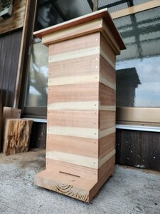 大工OB作製・日本蜜蜂５段重箱式巣箱、ミツバチ、柾目使用（焼き無し）