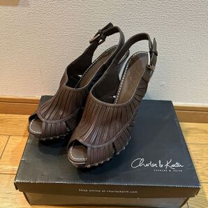 新品未使用 CHARLES&KEITH サンダル 38