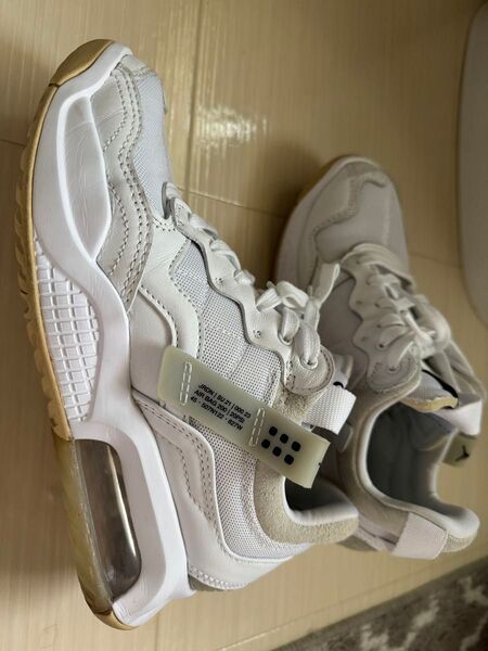 NIKE WMNS JORDAN MA2 ホワイト 白 スニーカー レディース