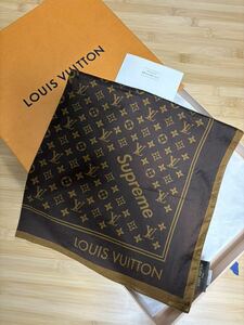 LOUIS VUITTON SUPREME ルイヴィトン　シュプリームコラボ バンダナモノグラム ブラウン　55cm コットン　スカーフ 17aw 中古美品